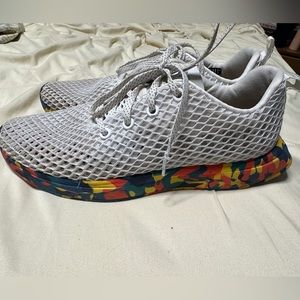No Bull White Mesh Runners. Multi colored sole. W 9/M 7.5